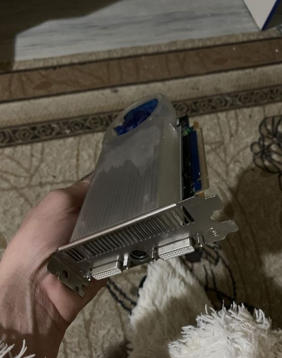 Radeon HD 4670(1gb 192bit)