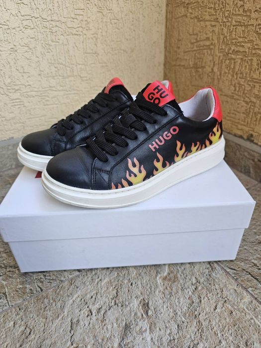 Сникърси за момче Hugo