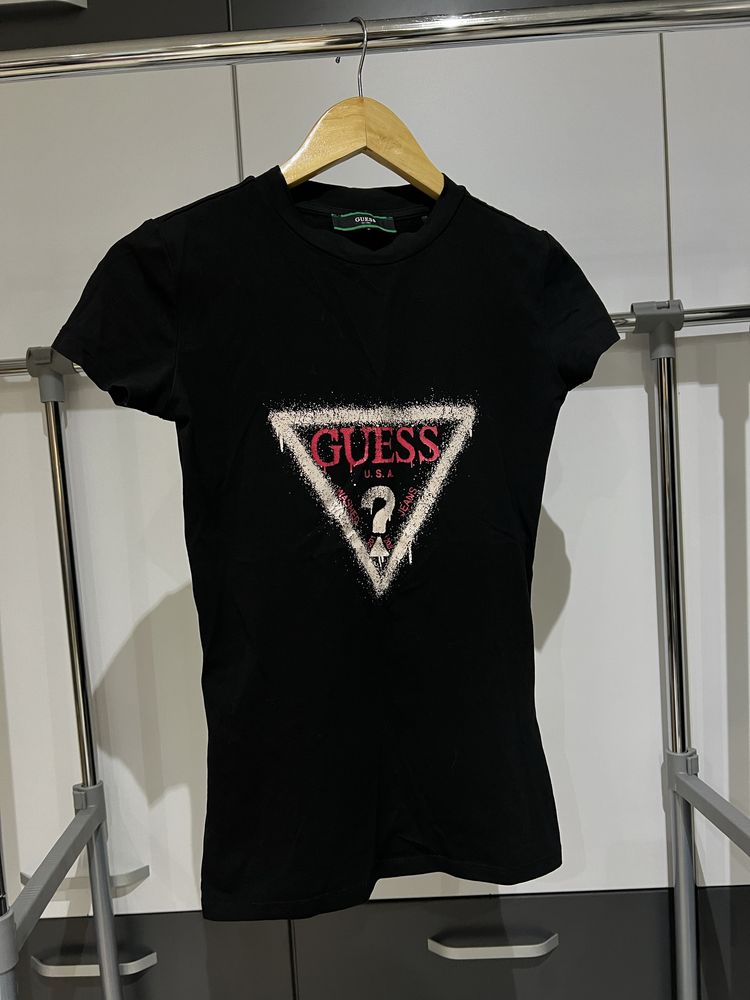 Черна тениска Guess