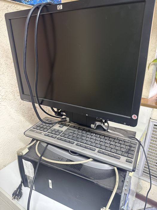 продам монитор HP
