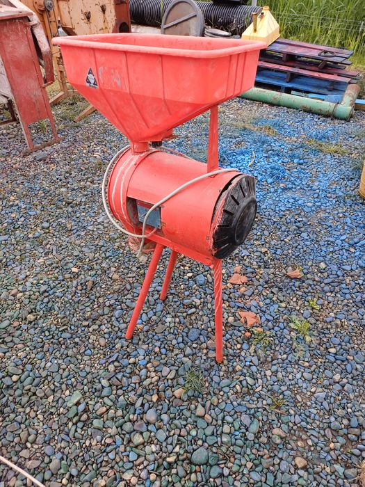 Moara cereale motor 220 volti