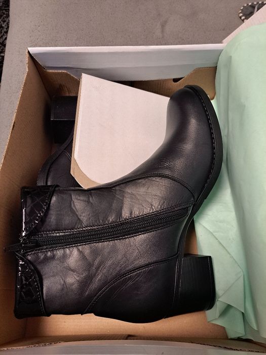 Cizme scurte din piele