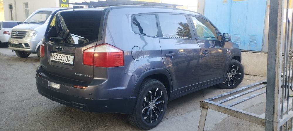 Орландо 2.4 корейская. Машина хорошая 7местная семейная, мягкая.