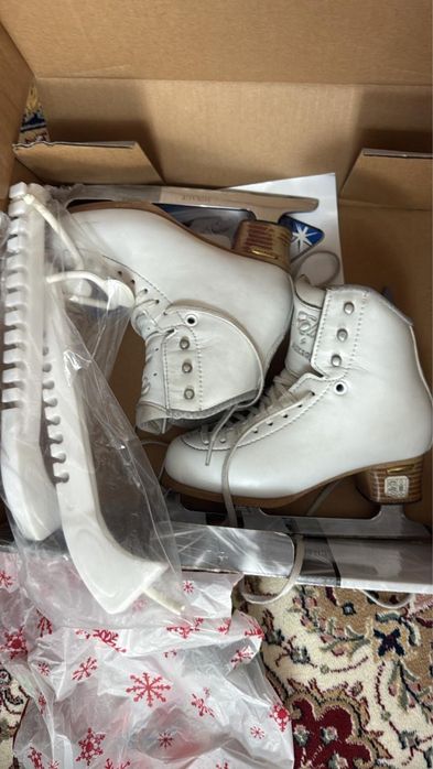 Продам коньки профессиональные б/у, р22