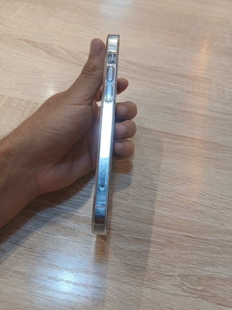 iPhone 12 Pro ideal holatda