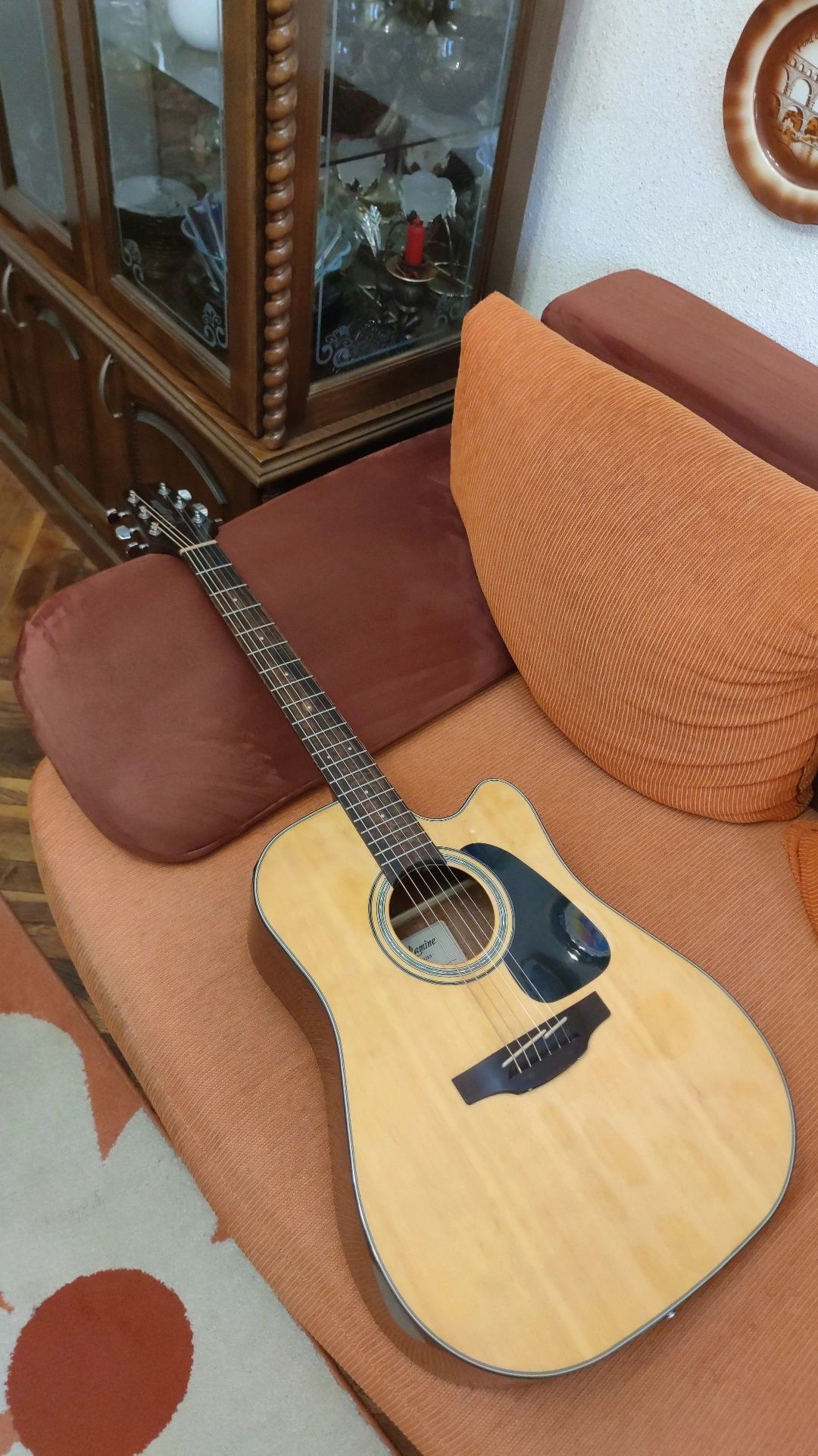 Електро-акустична китара Takamine GD30CE-N с твърд кейс Gator