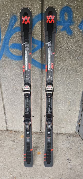 Vând skiuri Wolkl