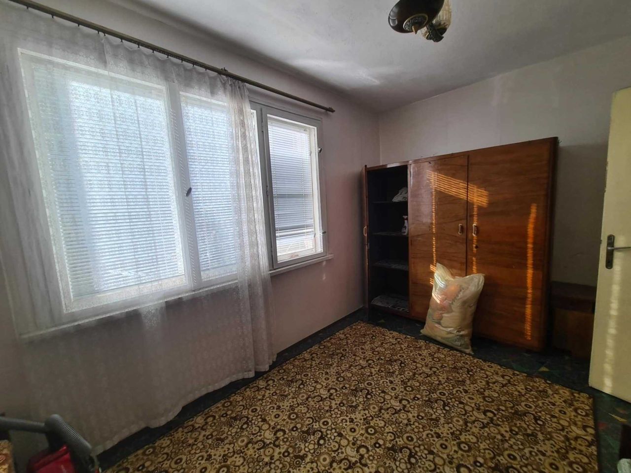 Продава се Тристаен апартамент в Хасково, Овчарски - 79 кв.м за 1033 €/кв.м - Снимка #4