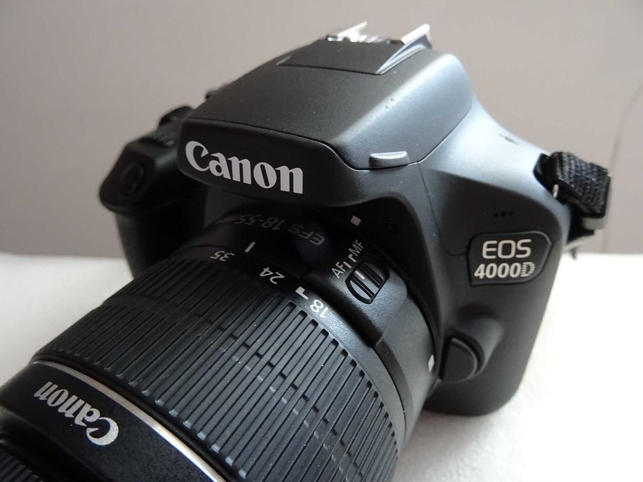 Нов Canon 4000D +18-55 мм F/3.5-5.6 III + Гаранция