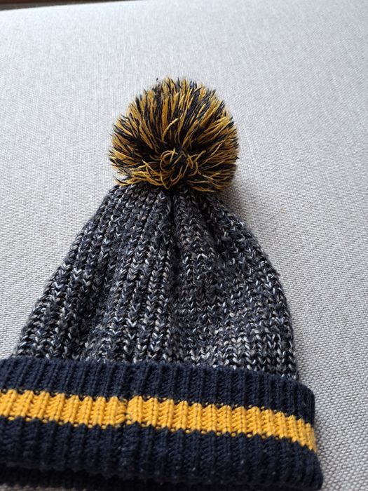 Vând căciulă de copii