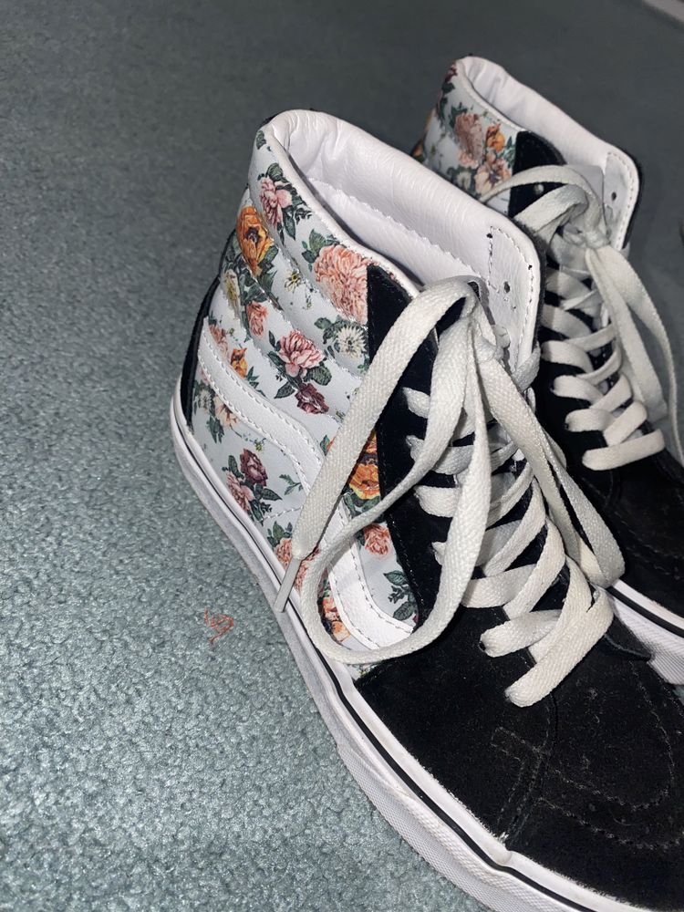 Pantofi vans modele florale