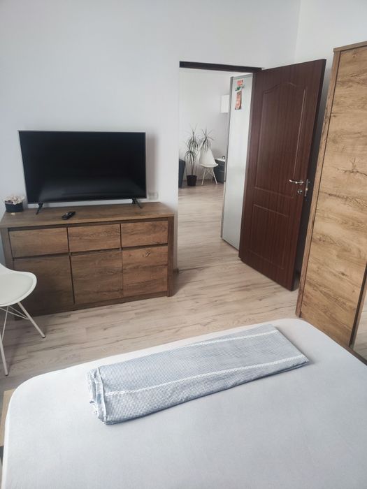 Inchiriez apartament 2 camere bloc nou