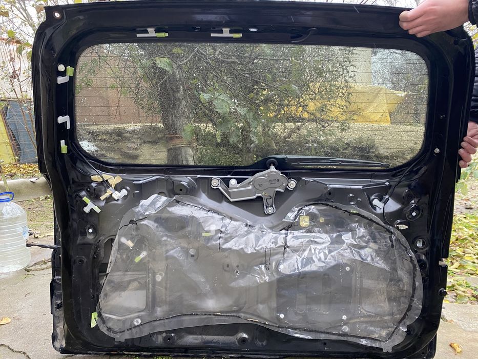 Багажна врата на toyota rav4 2007