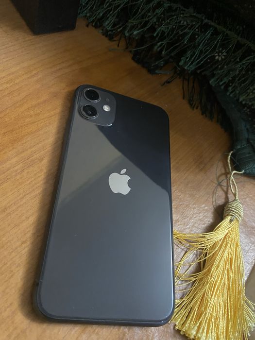 iphone 11  с хорошим состоянием