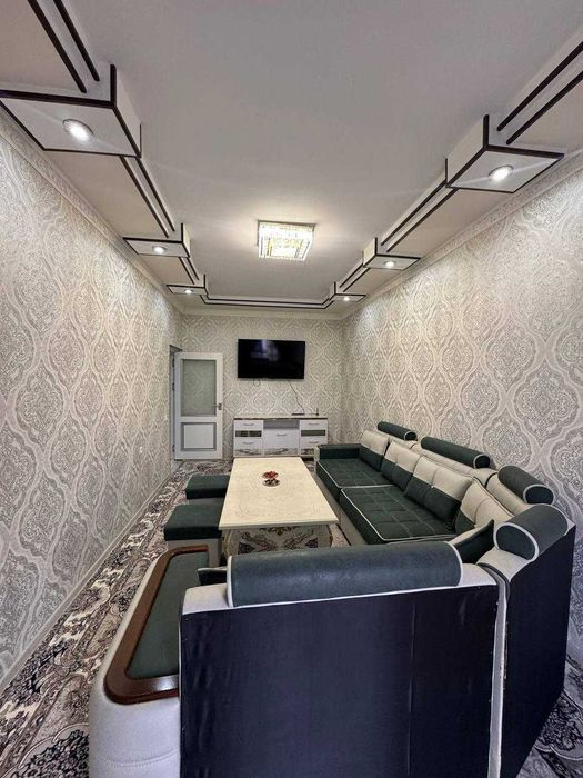 Сдается 3х комнатная квартира на 6 этаже в районе крытый рынок