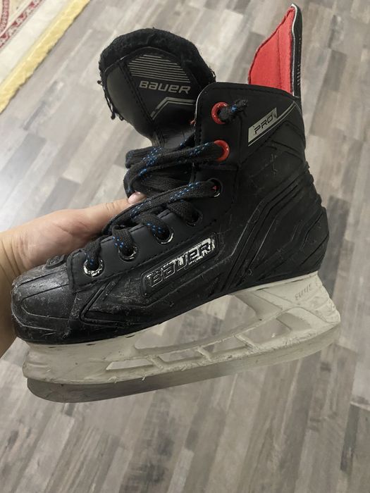 Коньки хоккейные