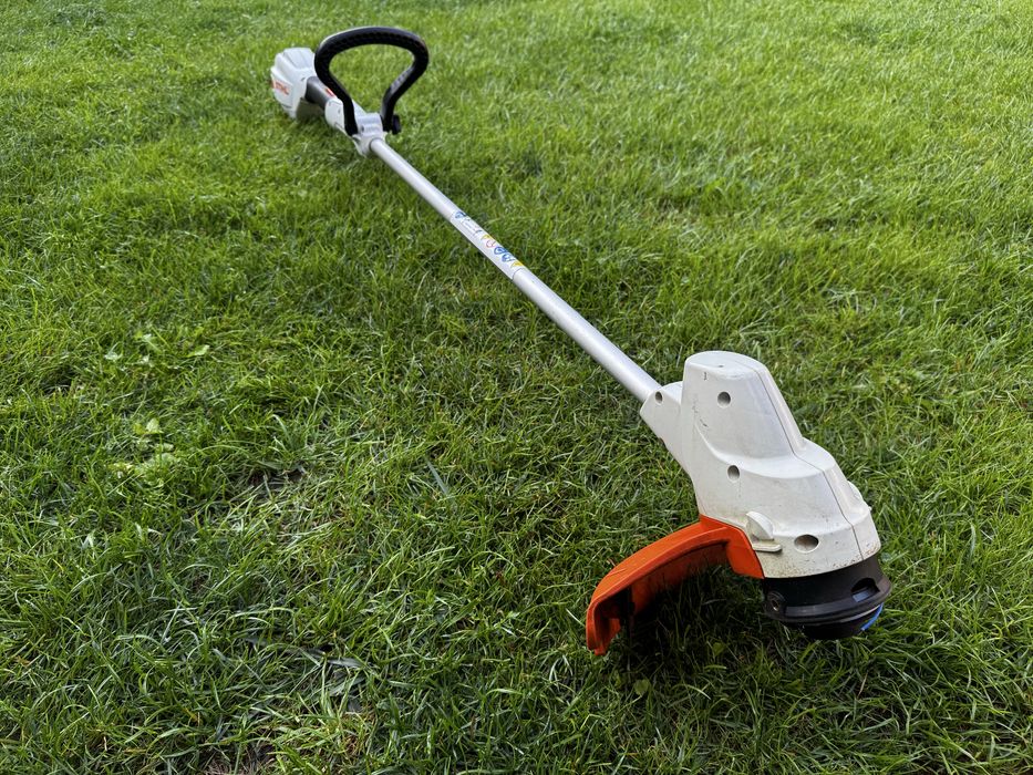 Motocoasa - Trimmer cu acumulator STIHL FSA 56