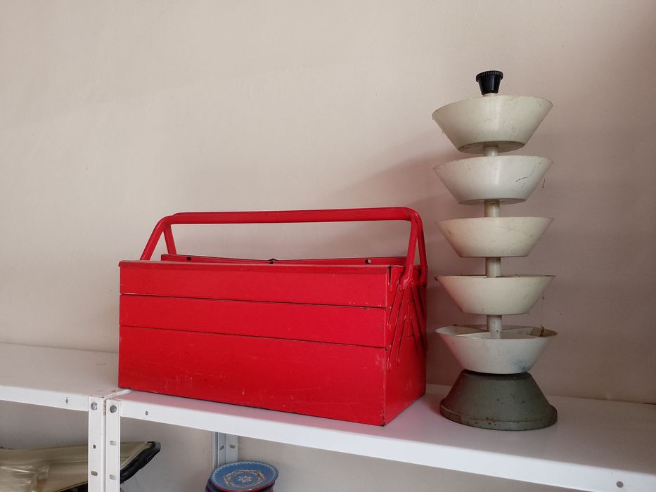 Кутия за иструменти метална , въртящ органайзер   двете 35 лв