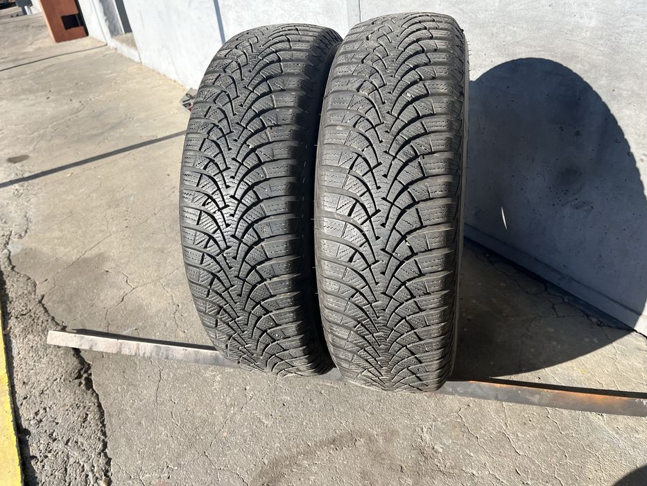 2 бр. зимни гуми 195/65/15 GoodYear 6+ mm DOT 2617