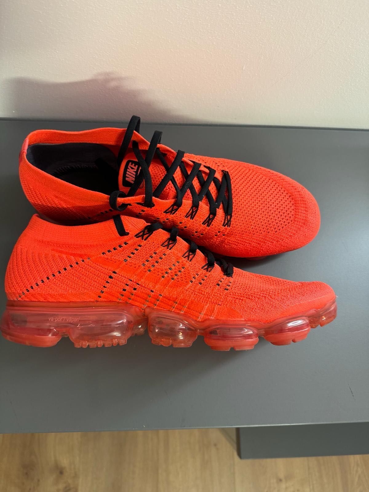 Adidasi Nike vapormax