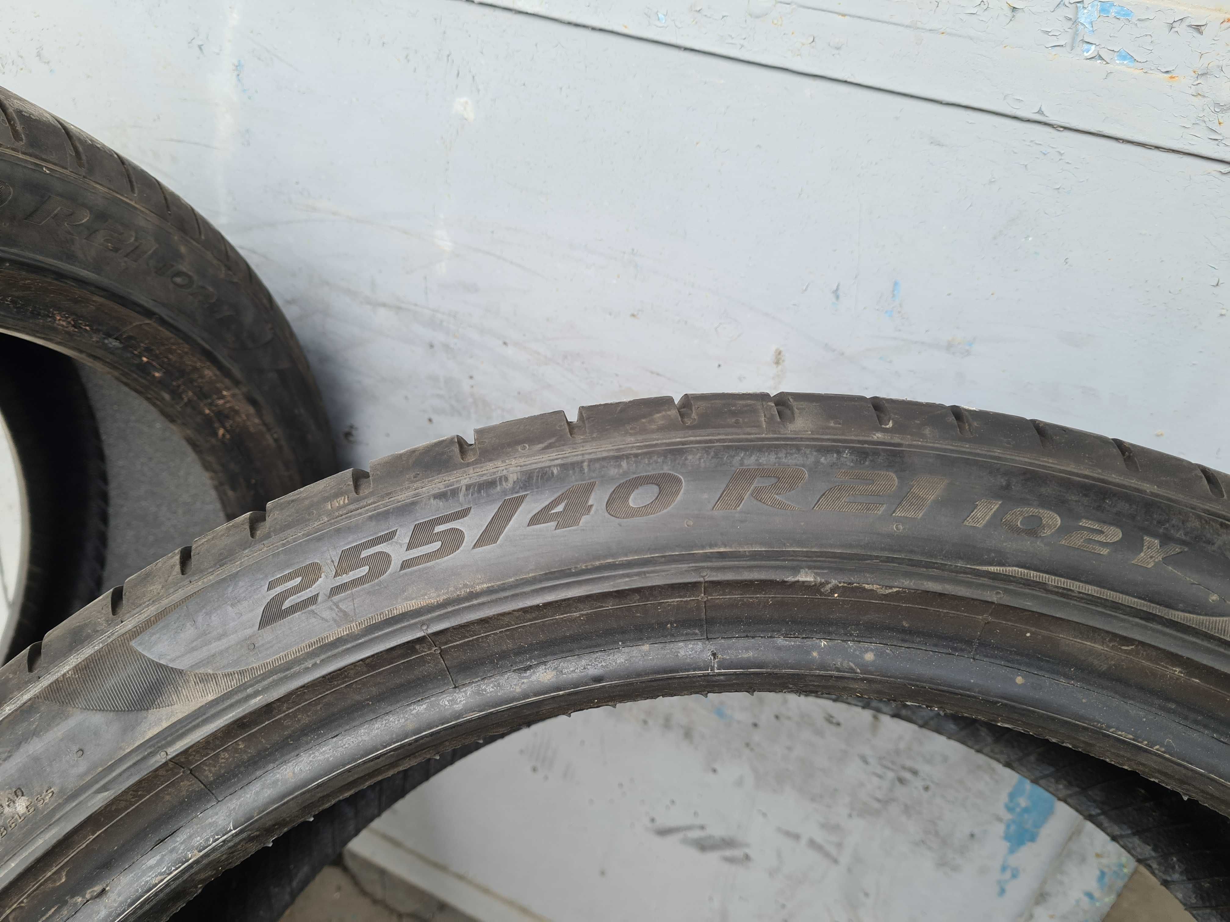 2 бр. летни гуми 255/40/21 Pirelli DOT 2617 5 mm