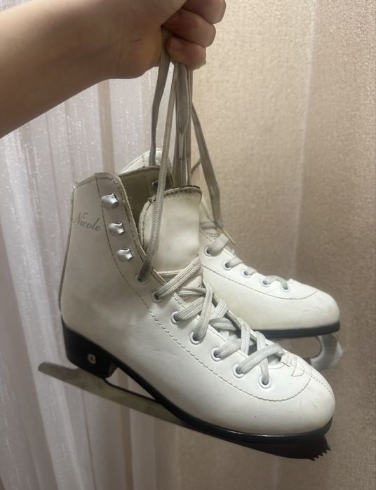 Коньки Nicole 35 размер б|у покупали в спорма номер тел