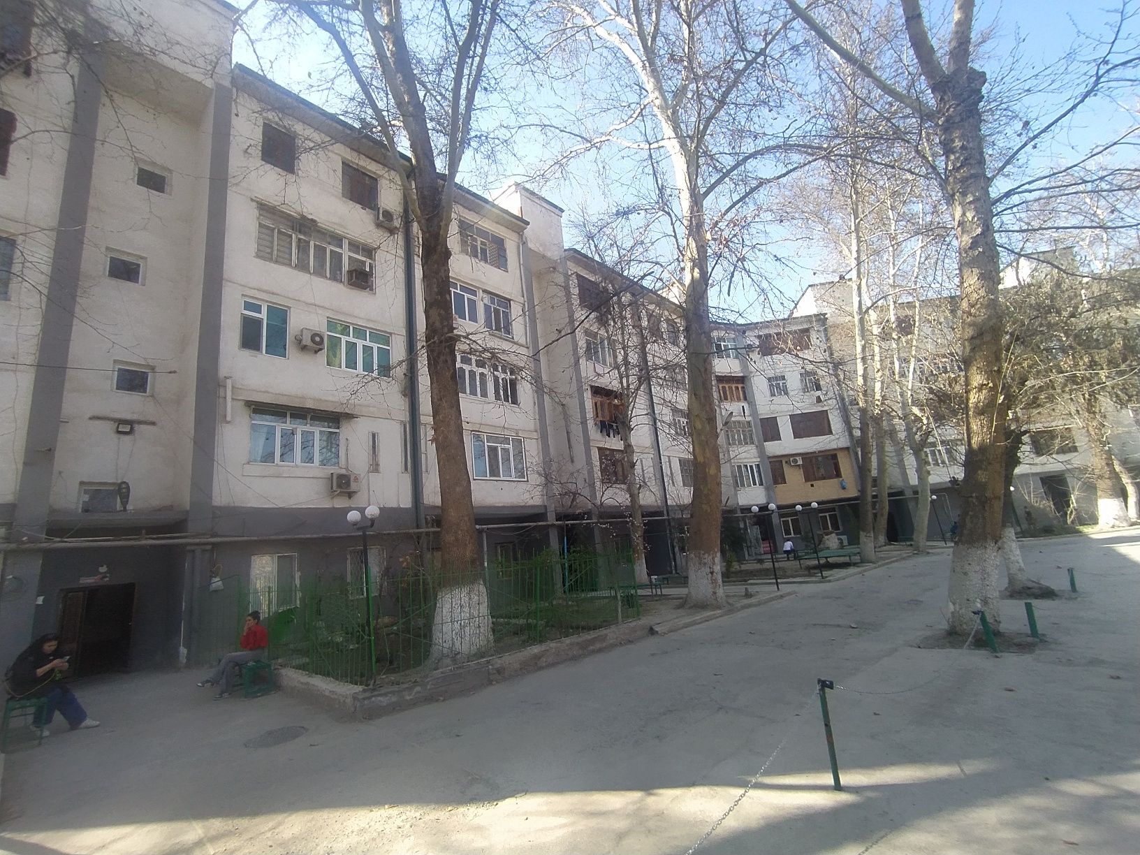 Срочно и недорого продается 3 комнатная квартира в кирпичном доме