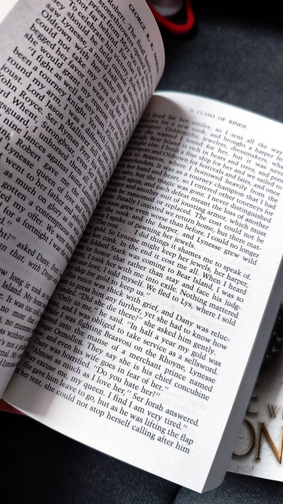 Първите 5 книги от серията Игра на Тронове , Game of thrones