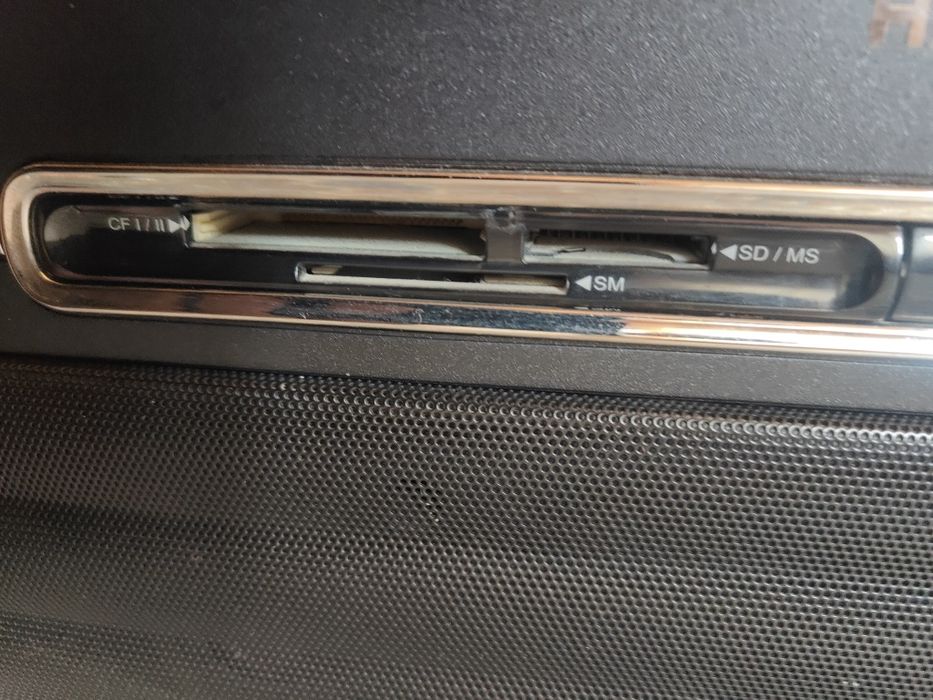 Vând Televizoare cu Soundbar Incorporat și telecomenzi