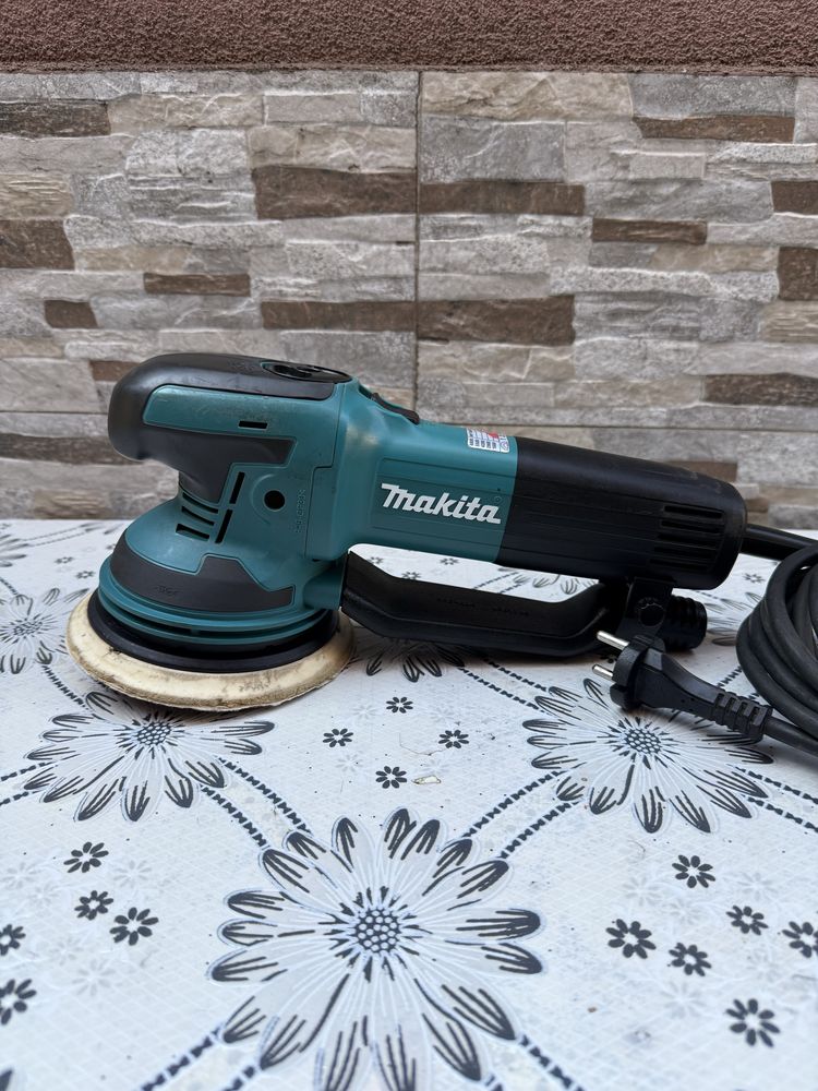 Ексцентършлайф Makita BO6050J /150 мм., 750 W/