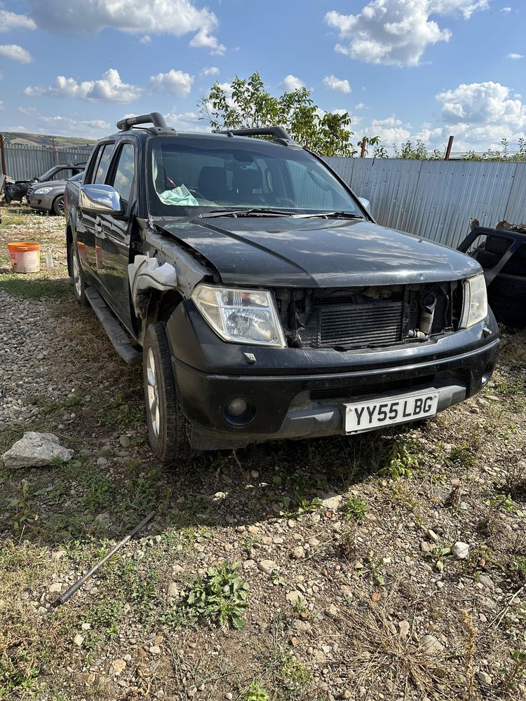 Dezmembrez Nissan Navara D 40