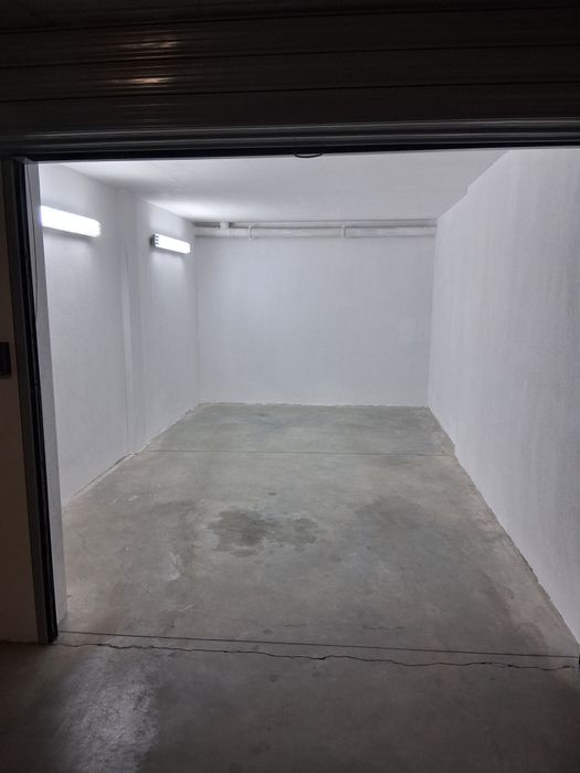 Дава се под наем Гараж / Паркомясто в Асеновград - 23 кв.м за 76.5 € - Снимка #1