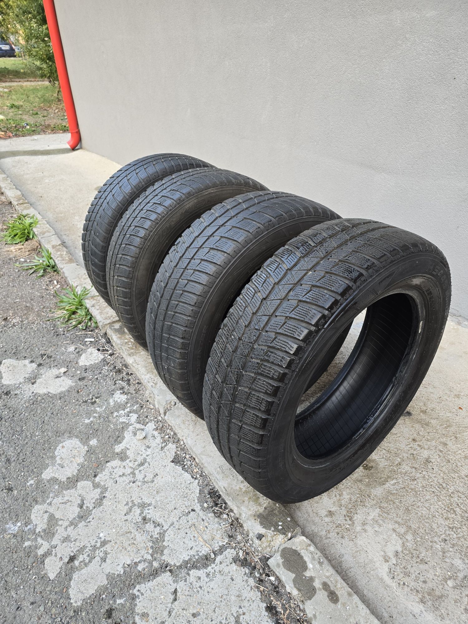 Зимни гуми ,,Falken,,215/65/17