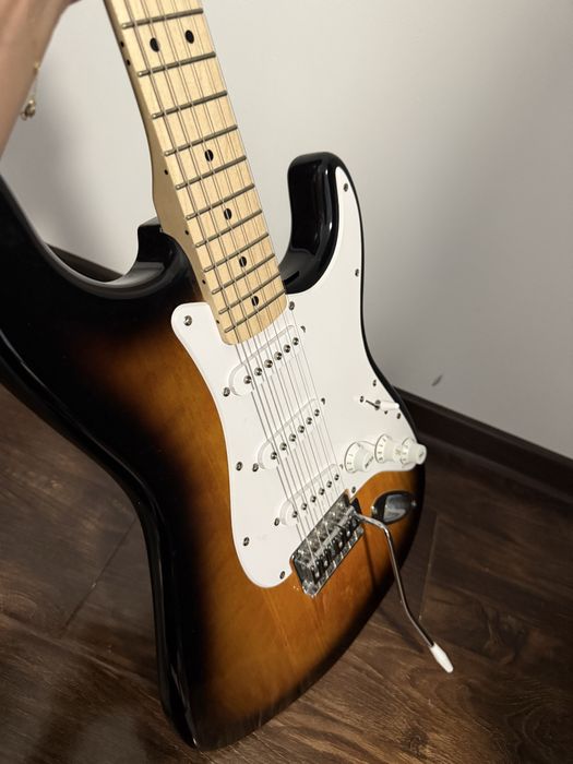 Fender Squier Sonic Stratocaster Pack, 2-color sunburst