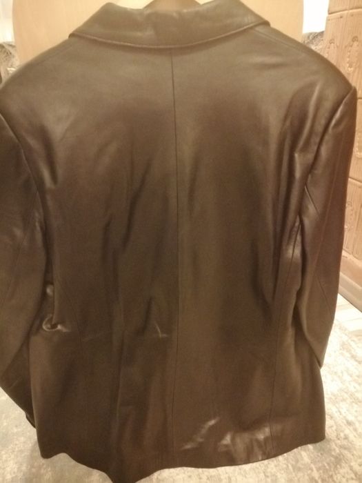 Set costum de piele NOU cu eticheta de calitate superioară /Spania