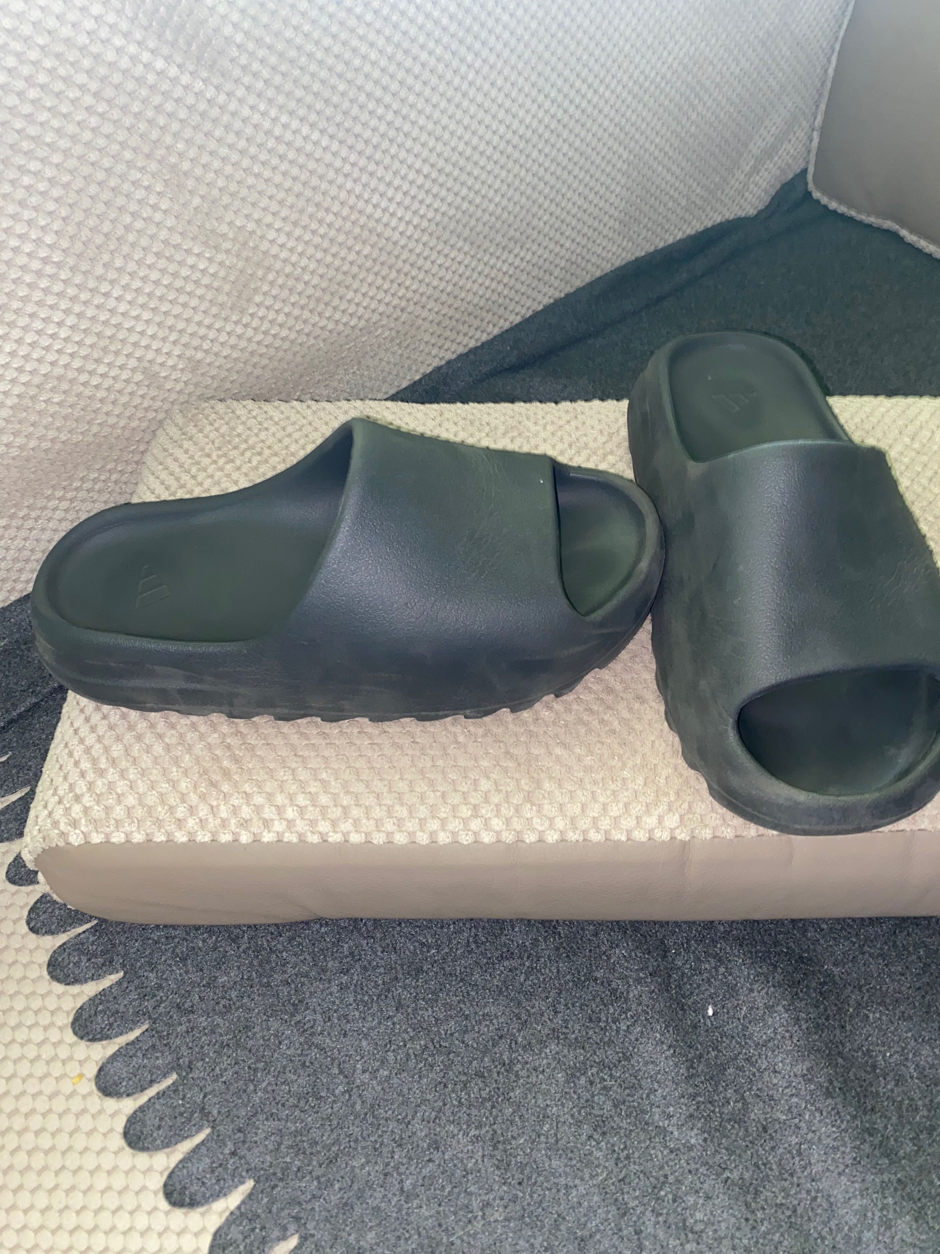 Yeezy Slides Onyx