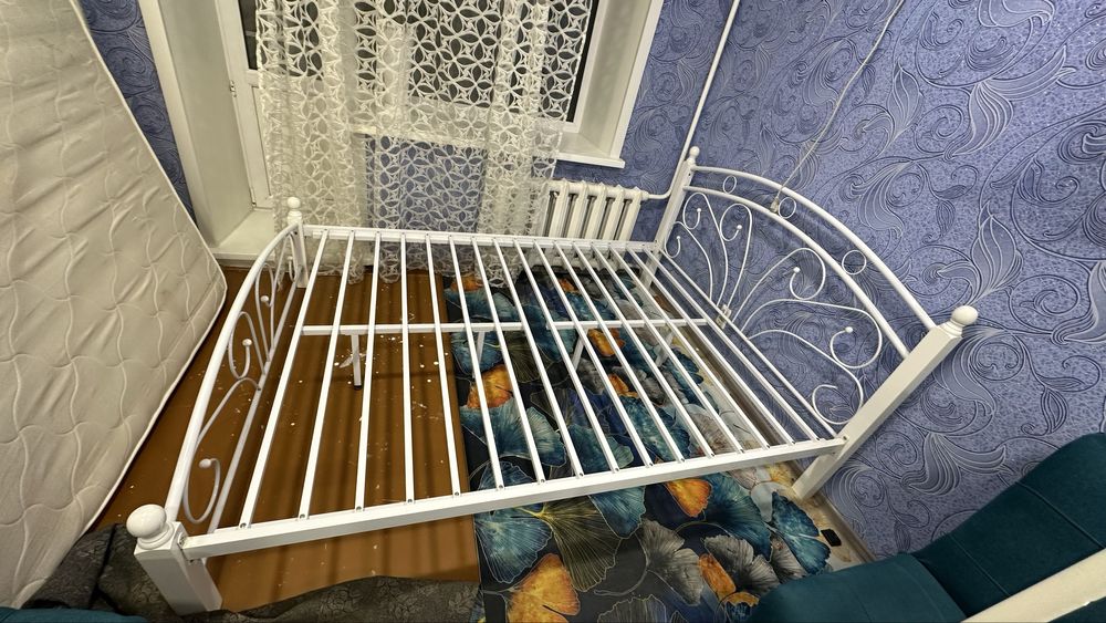 Диван и кровать в отличном состояний