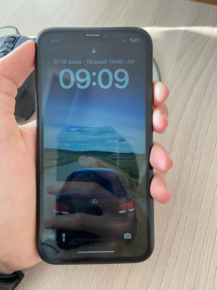 Iphone xr йомкость 77 задняя стекло сломана