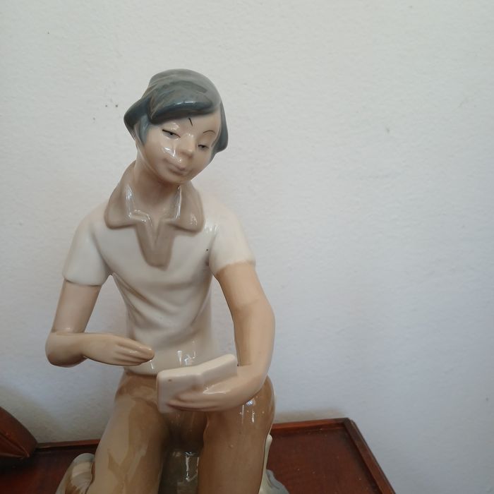 Порцеланова фигура