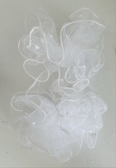 Продам школьные бантики