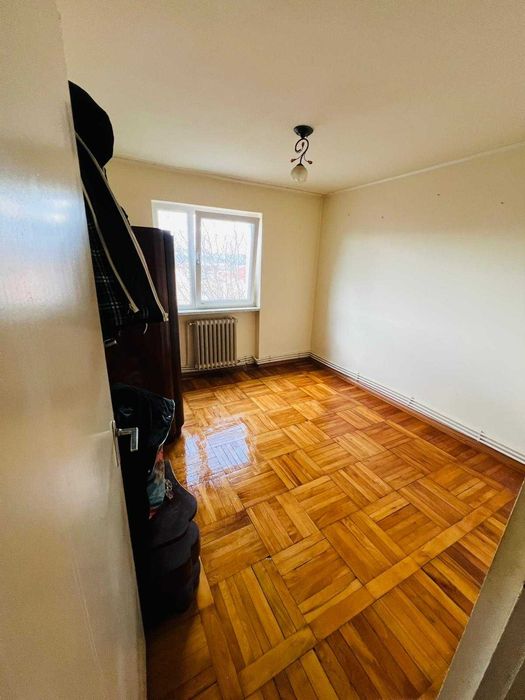 Urgent Vand Apartament 3 camera