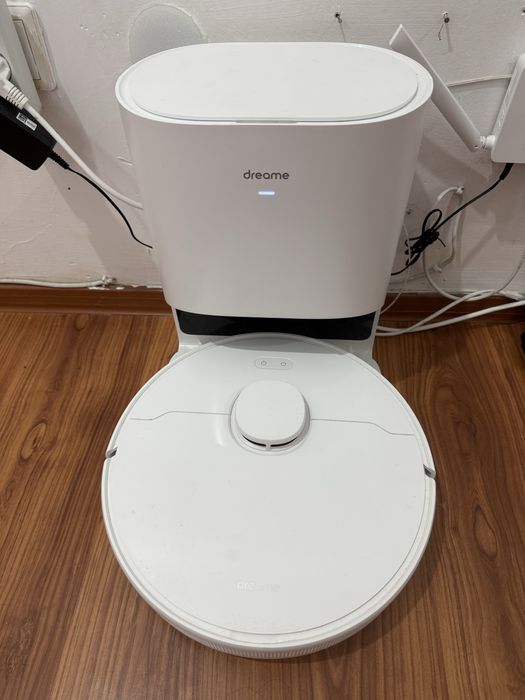 Продам робот-пылесос DREAMY