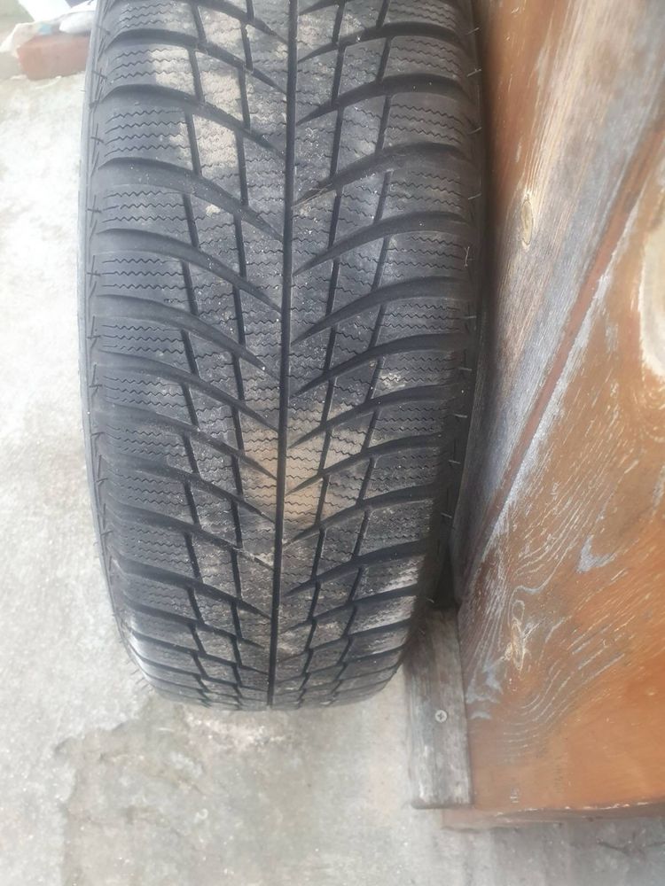 Зимни гуми с джанти 17 BRIDGESTONE