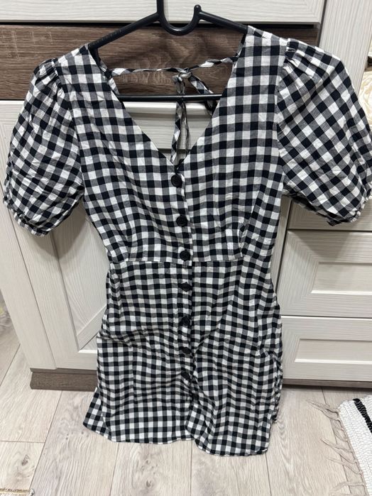 продам платья,размер s-m