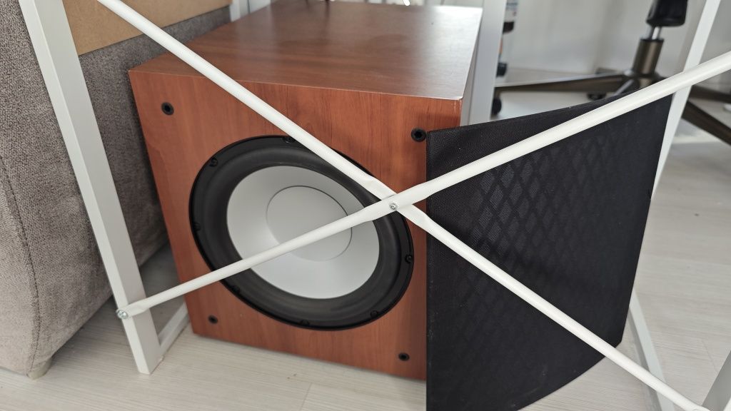 Subwoofer Jamo J 10 SUB, difuzor 25cm, bass reflex spate.