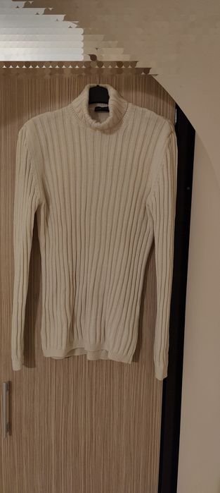 Pulover 100% merinos extrafin  mărime M-L