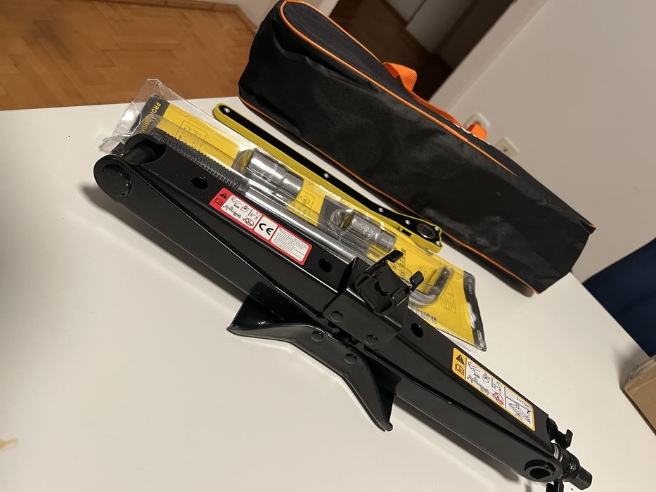 Cric auto nou cu chei si geata