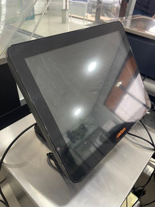 Продается почти новый Моноблок 4/64