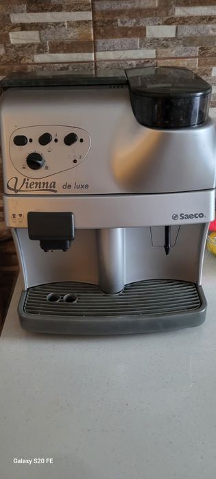 De vânzare aparat de cafea cu boabe Saeco