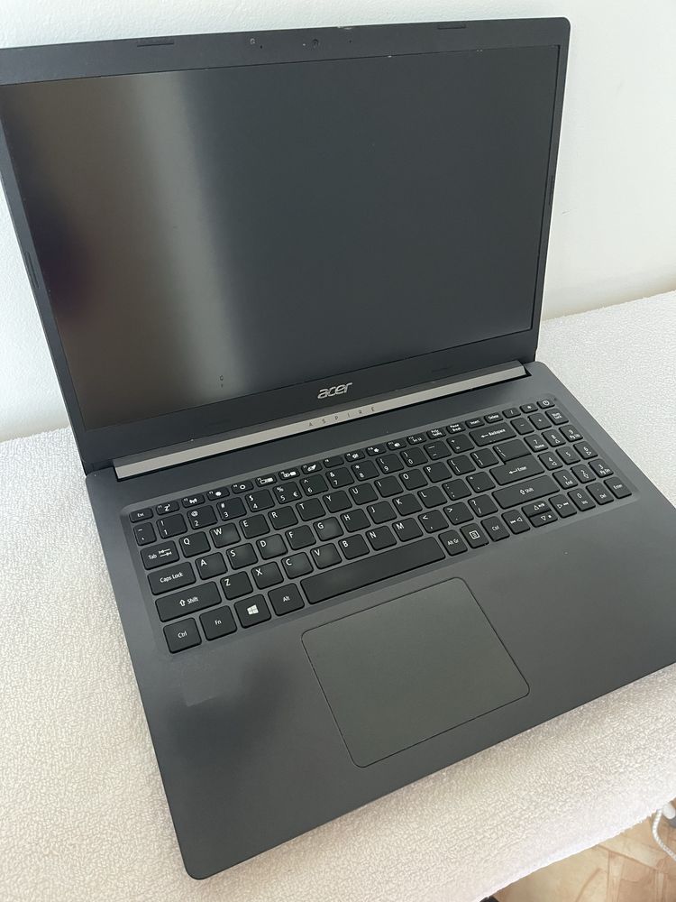 Vând laptop Acer Aspire 5